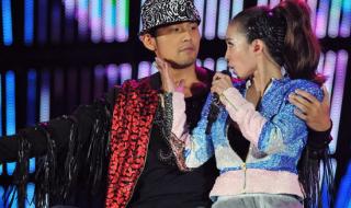 蔡依林和周杰伦接吻