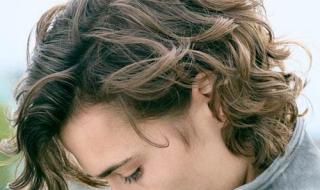 男生好看的长发发型